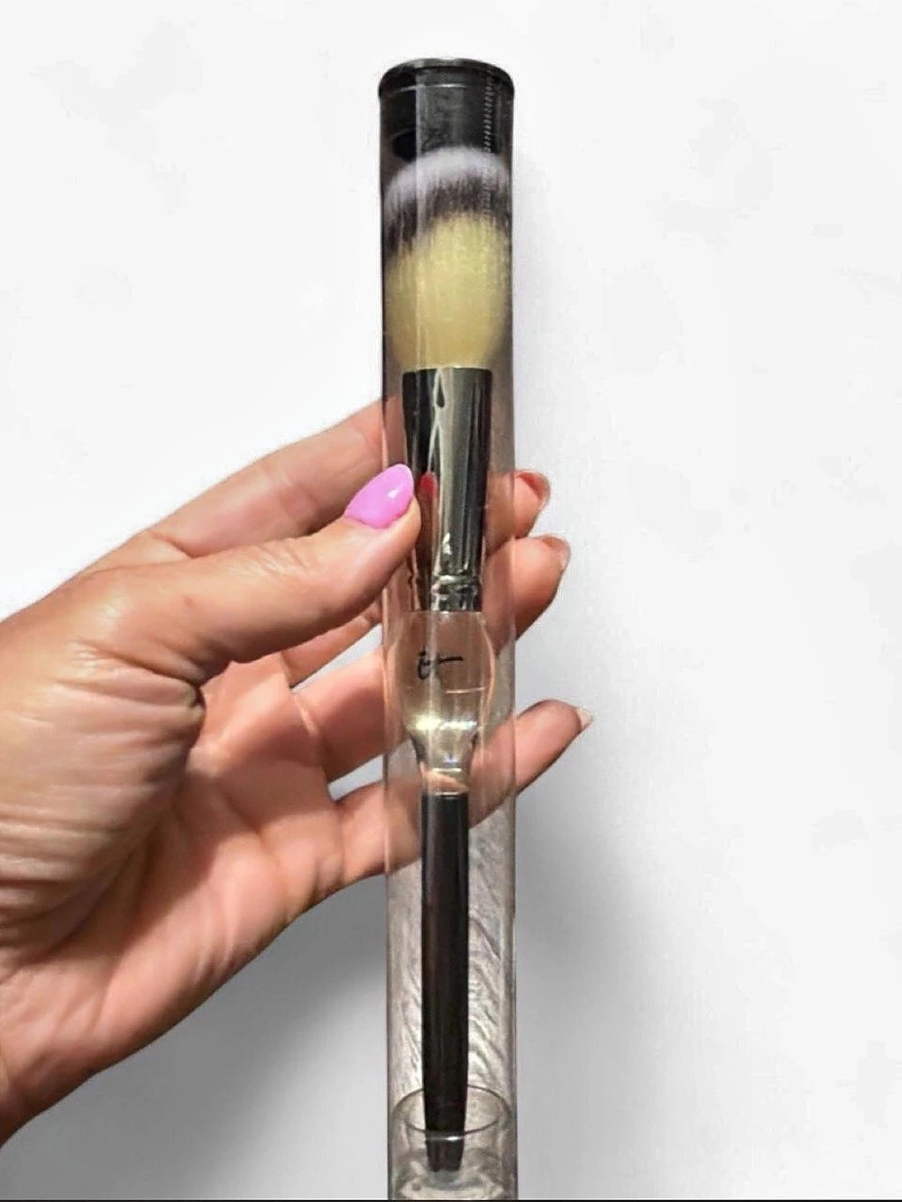 IT Cosmetics Heavenly Luxe French Boutique Blush Brush #4 No. 4